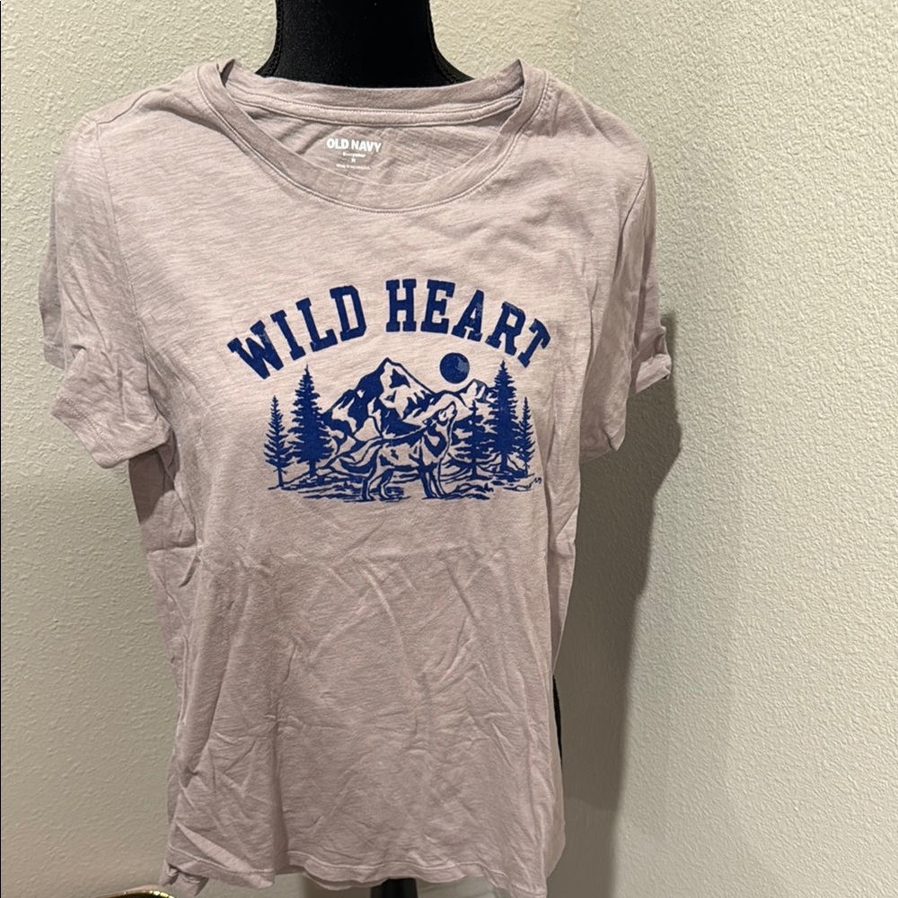 Old Navy Graphic Tee with Mountain Design